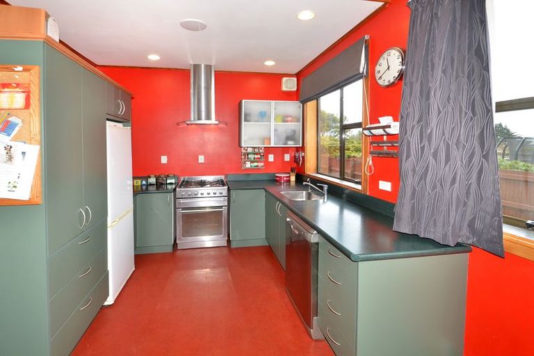 Photo of property in 28 Stirling Street, Andersons Bay, Dunedin, 9013