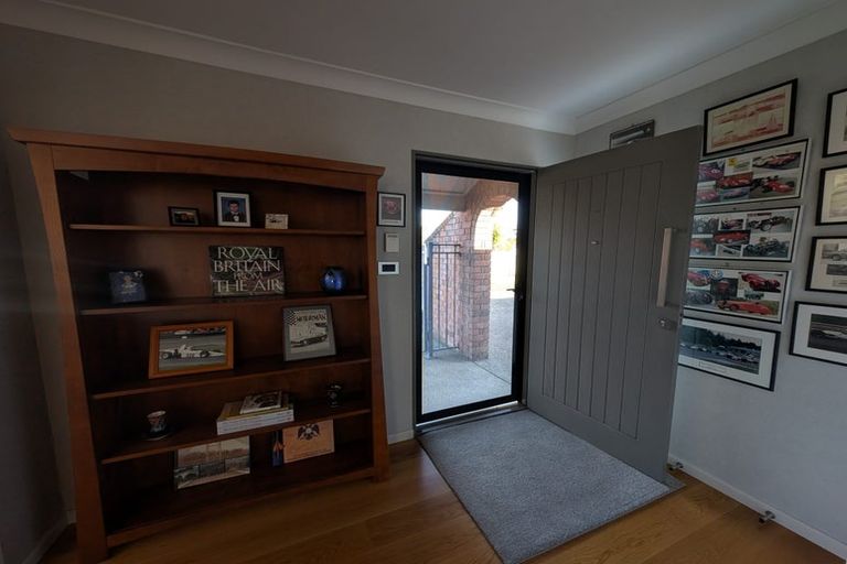Photo of property in 10 Woodview Rise, Botany Downs, Auckland, 2010