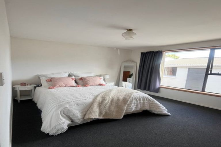 Photo of property in 15 Talltree Avenue, Avonhead, Christchurch, 8042