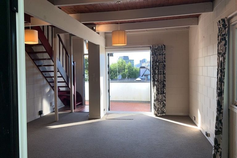 Photo of property in 17/10 Pitarua Street, Thorndon, Wellington, 6011