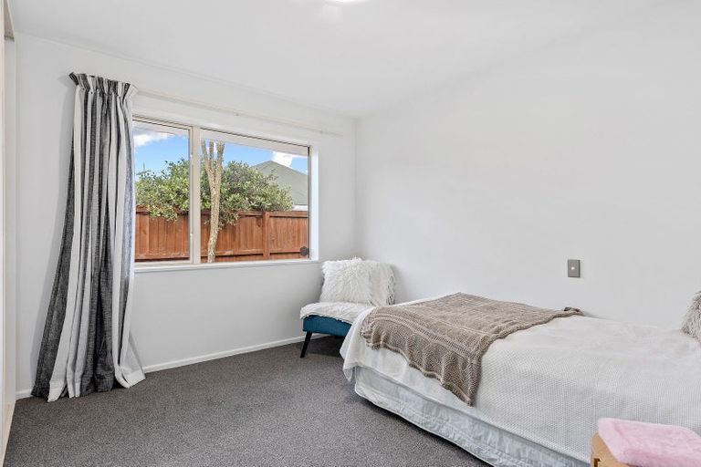 Photo of property in 7 Belgrove Place, Parklands, Christchurch, 8083