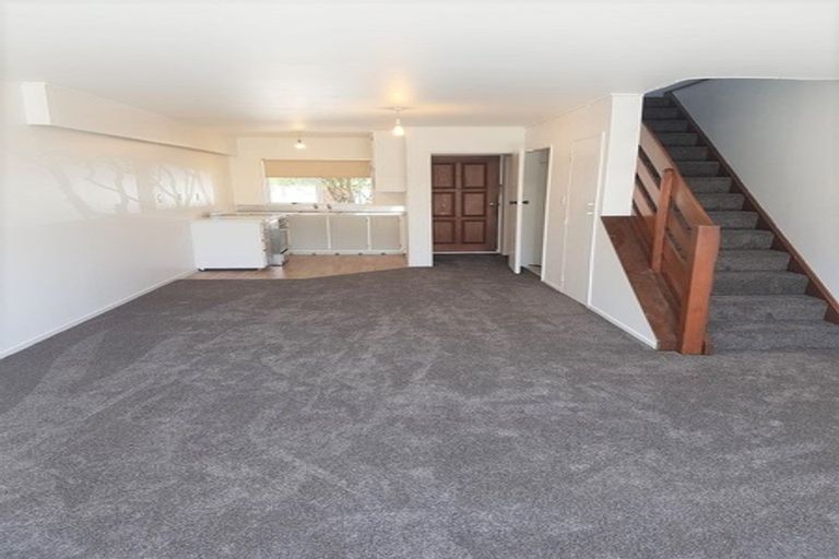Photo of property in 2/31 Mana Avenue, Titahi Bay, Porirua, 5022