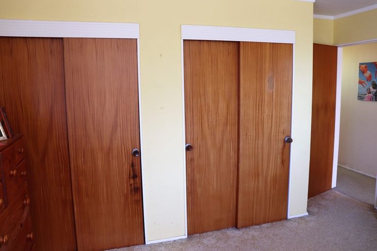 Photo of property in 80 Akaroa Drive, Maupuia, Wellington, 6022