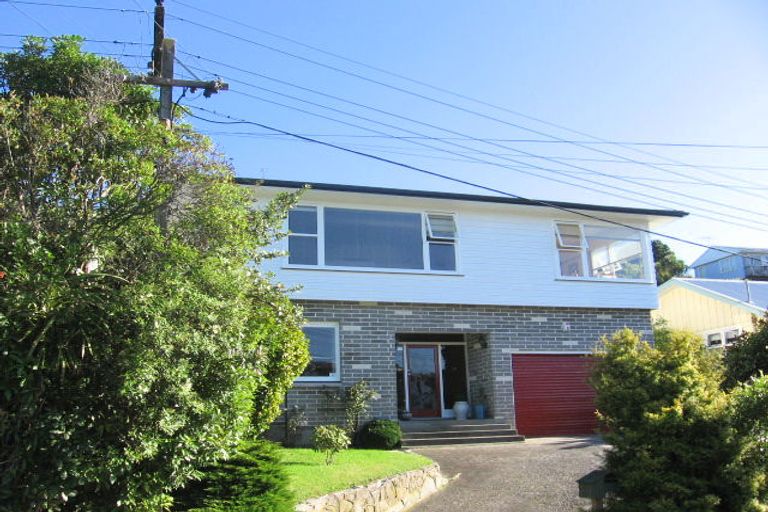 Photo of property in 11 Angell Street, Johnsonville, Wellington, 6037