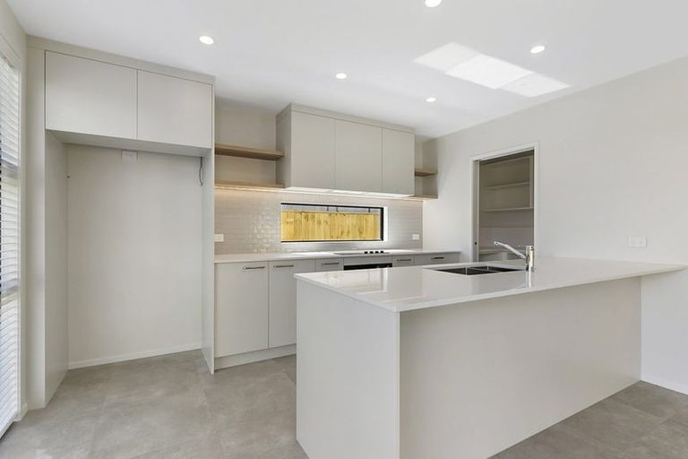 Photo of property in 10 Arahi Road, Clevedon, 2582