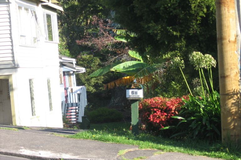 Photo of property in 1/6 Hogans Road, Glenfield, Auckland, 0629