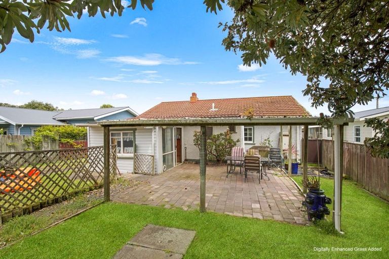Photo of property in 94 Cornfoot Street, Castlecliff, Whanganui, 4501
