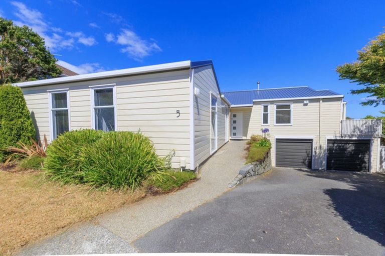 Photo of property in 5 Gavaskar Place, Khandallah, Wellington, 6035