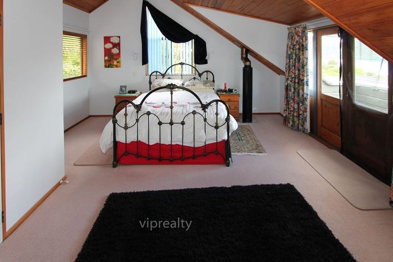 Photo of property in 32 Okareka Loop Road, Lake Okareka, Rotorua, 3076