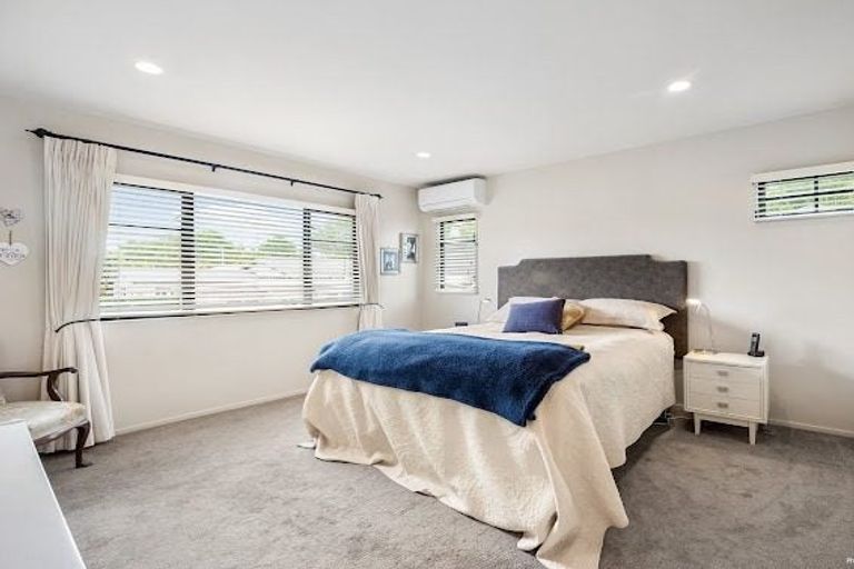 Photo of property in 49b Dignan Street, Point Chevalier, Auckland, 1022