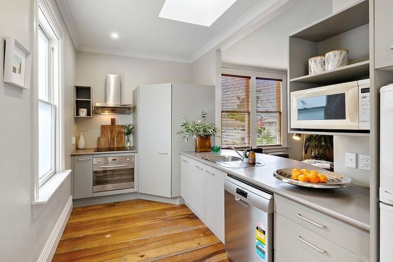 Photo of property in 38 Todman Street, Brooklyn, Wellington, 6021