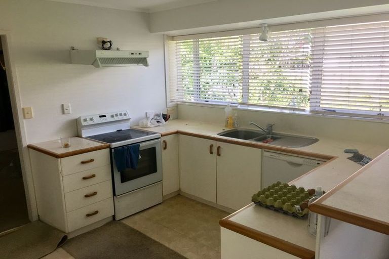 Photo of property in 3 Lochend Place, Highland Park, Auckland, 2010