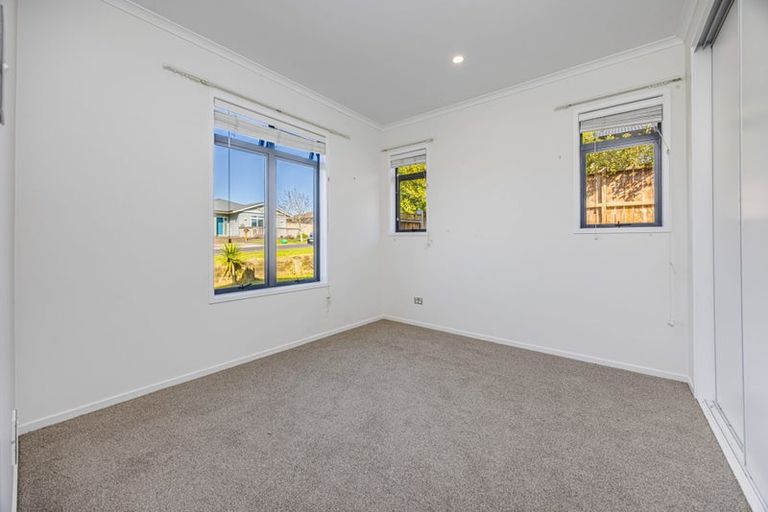 Photo of property in 6 Malbec Place, Huapai, Kumeu, 0810
