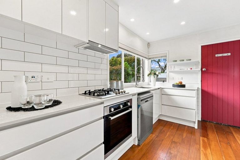 Photo of property in 308 Hurstmere Road, Takapuna, Auckland, 0622