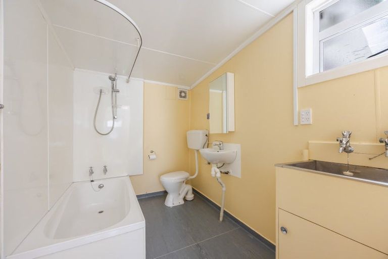 Photo of property in 27 Milton Road, Bluff Hill, Napier, 4110