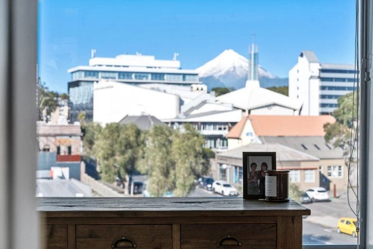 Photo of property in The Reef, 93 Saint Aubyn Street, New Plymouth, 4310