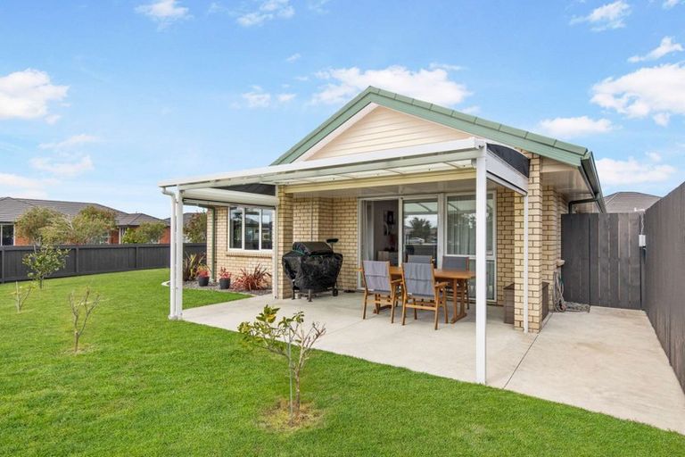 Photo of property in 2 Leet Crescent, Papamoa Beach, Papamoa, 3118