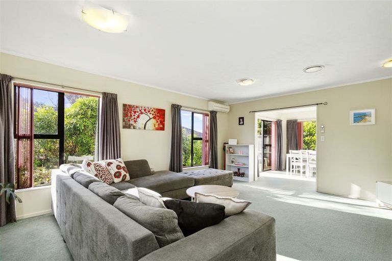 Photo of property in 12 Northwood Close, Woodridge, Wellington, 6037