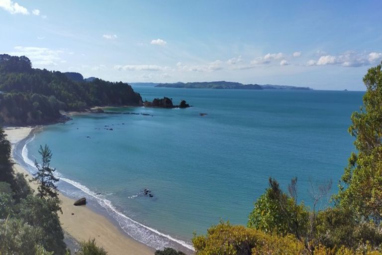 Photo of property in 169 Howard Road, Orere Point, Papakura, 2585