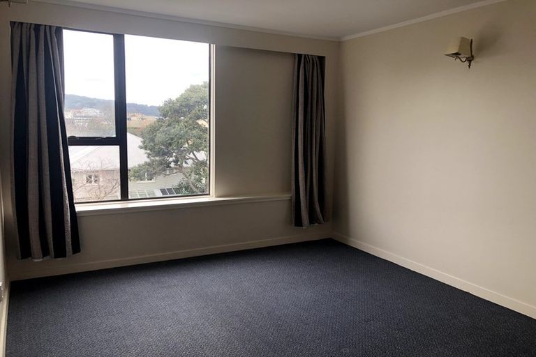 Photo of property in Hobson Court Flats, 38/70 Hobson Street, Thorndon, Wellington, 6011