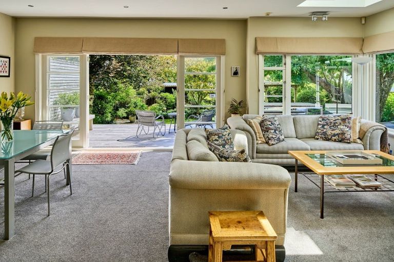 Photo of property in 33 Cheviot Road, Lowry Bay, Lower Hutt, 5013