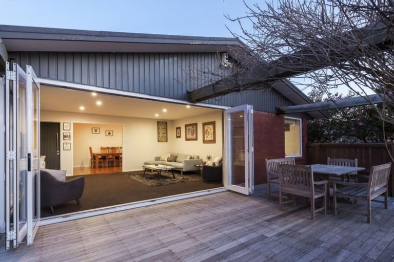 Photo of property in 14 Oakfield Street, Burnside, Christchurch, 8053