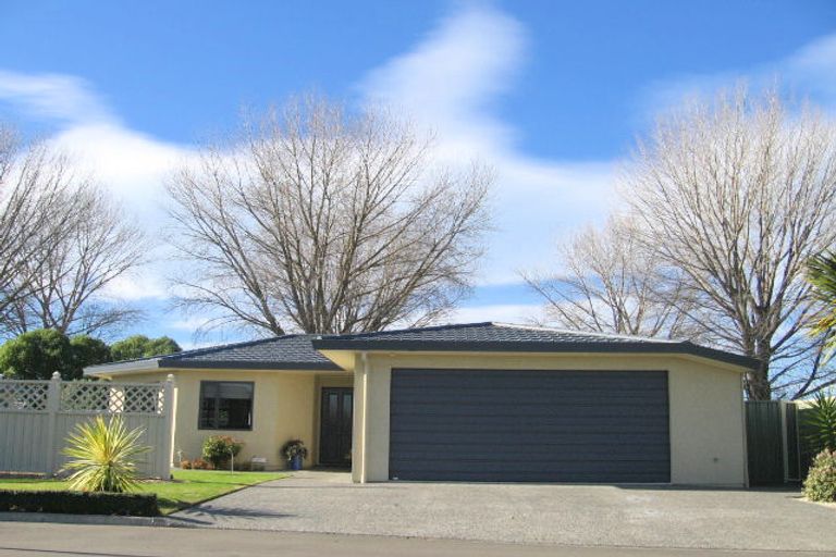 Photo of property in 16 Chelsea Drive, Taradale, Napier, 4112