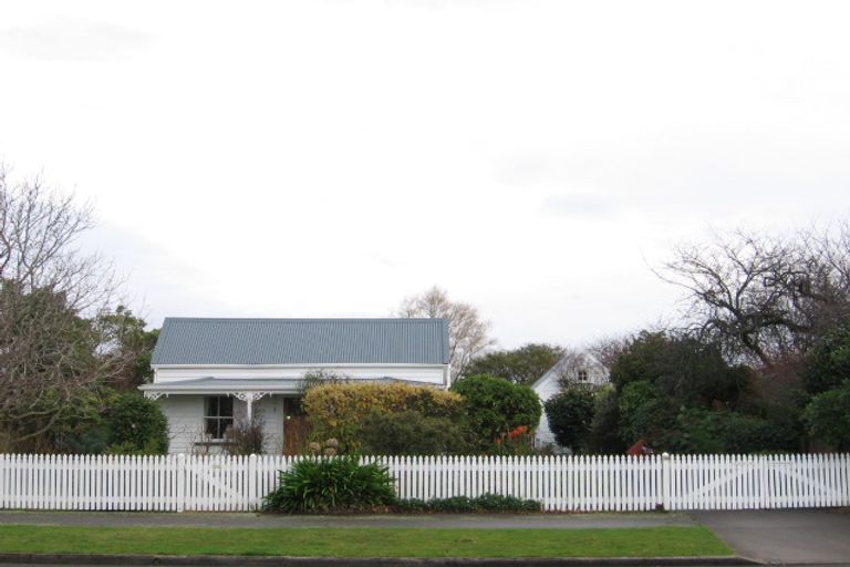 Photo of property in 56 Brightwater Terrace, Terrace End, Palmerston North, 4410