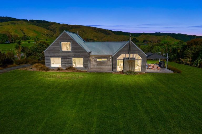 Photo of property in 48 Mountain View Drive, Manakau, Otaki, 5583