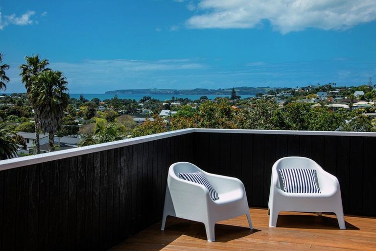 Photo of property in 6 Fairway Avenue, Red Beach, 0932