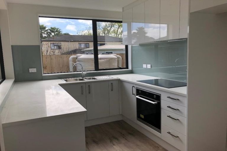 Photo of property in 3/31 Kenderdine Road, Papatoetoe, Auckland, 2025