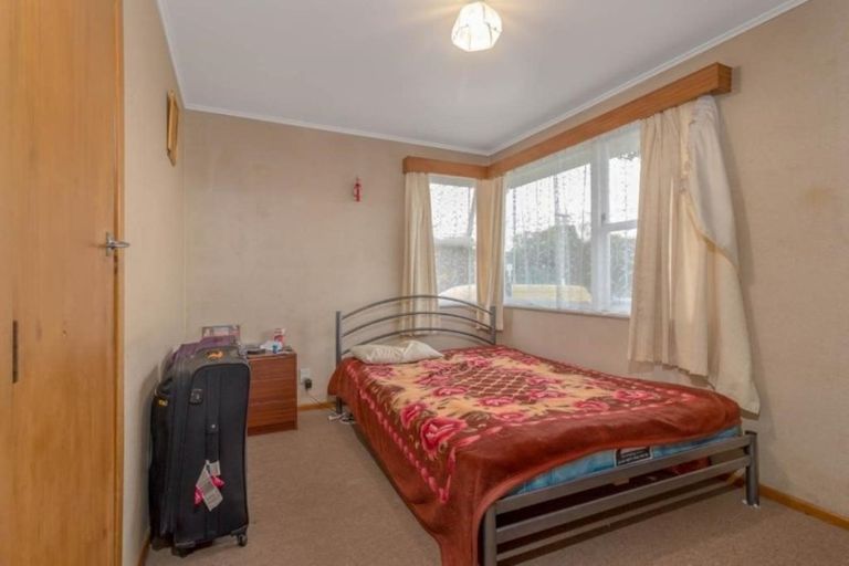 Photo of property in 1 Coles Place, Manurewa, Auckland, 2102