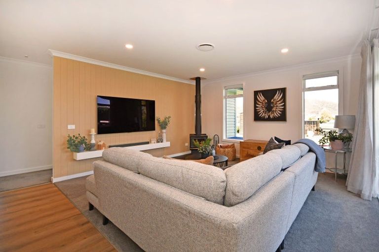 Photo of property in 19 Montgomery Crescent, Kinloch, Taupo, 3377