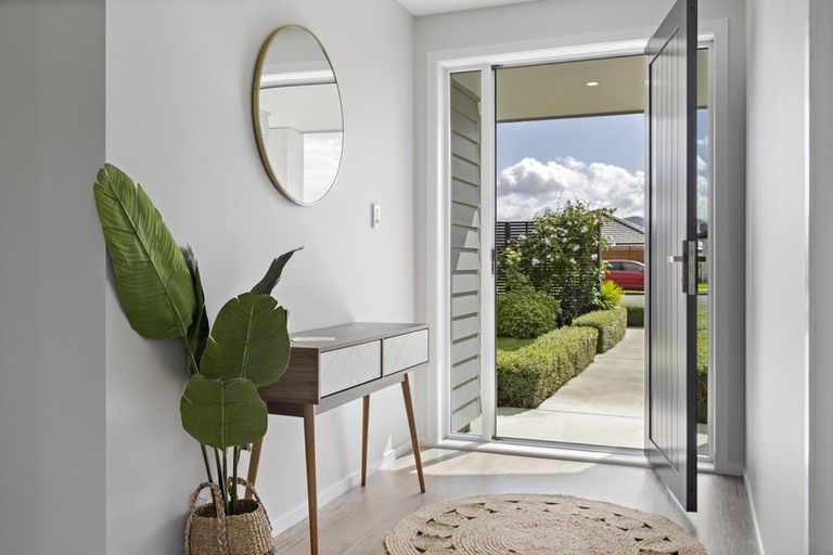 Photo of property in 28 Feist Street, Carterton, 5713