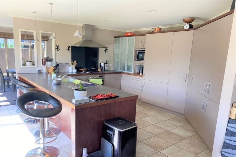 Photo of property in 6 Sovereign Place, Rototuna North, Hamilton, 3210