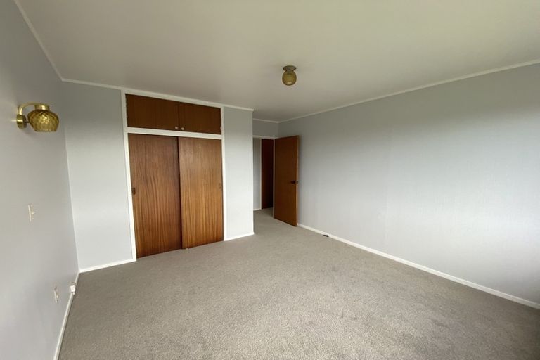 Photo of property in 2/9 Evans Road, Glen Eden, Auckland, 0602