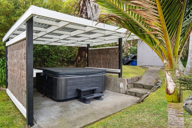 Photo of property in 2/531 Beach Road, Murrays Bay, Auckland, 0630
