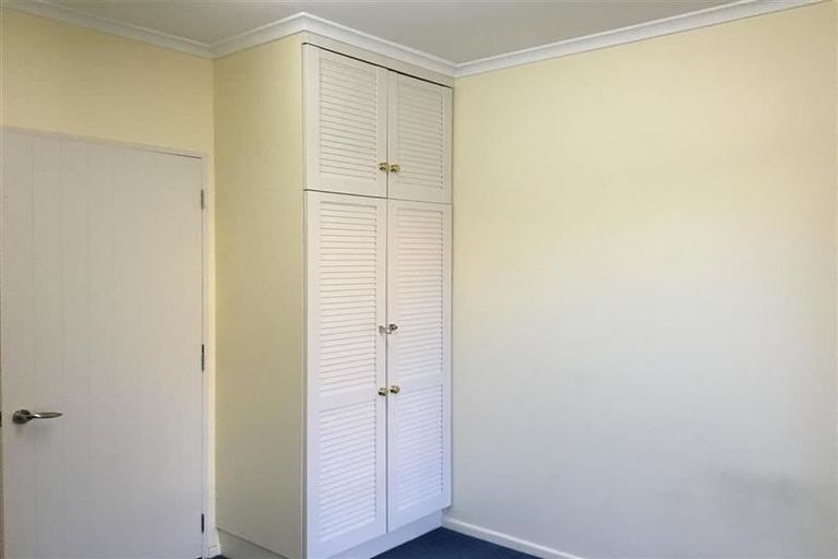 Photo of property in 213 Memorial Avenue, Burnside, Christchurch, 8053