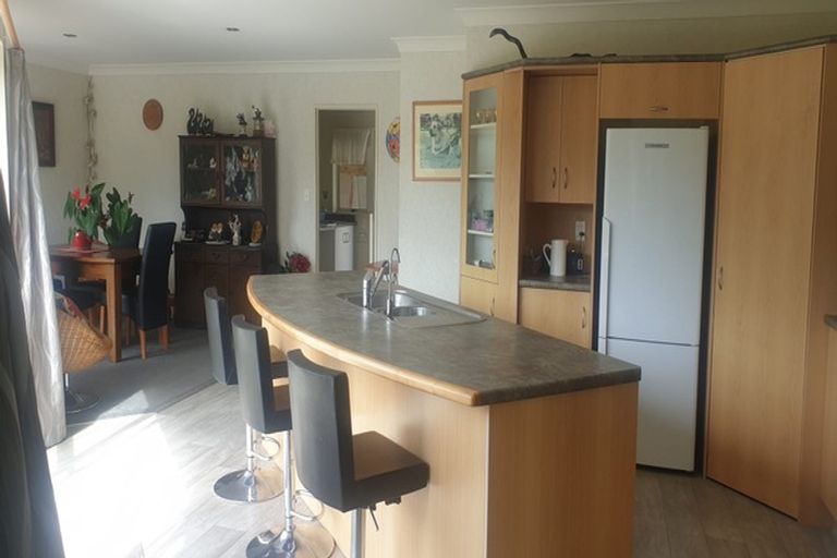 Photo of property in 21 Awaroa Stream Drive, Waiuku, 2123