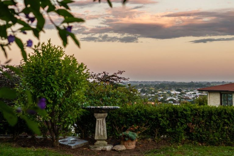 Photo of property in 76a Churchill Drive, Taradale, Napier, 4112