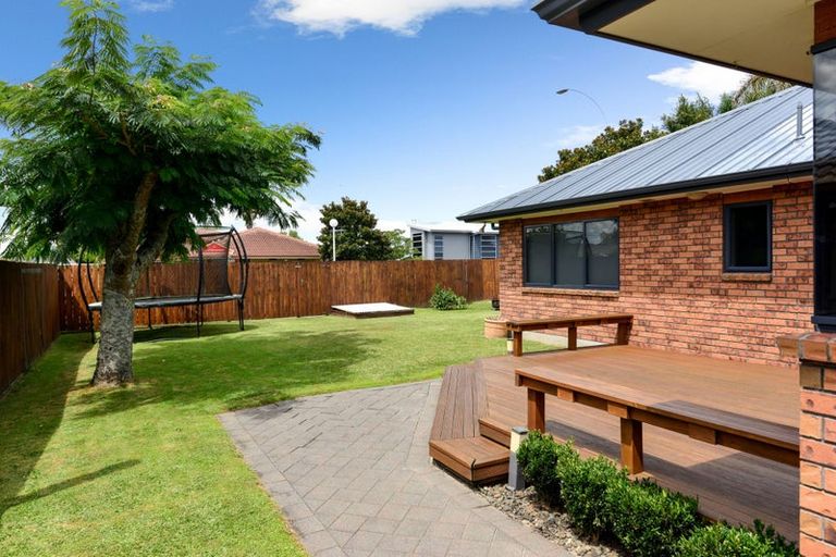 Photo of property in 34 Cairns Crescent, Rototuna, Hamilton, 3210