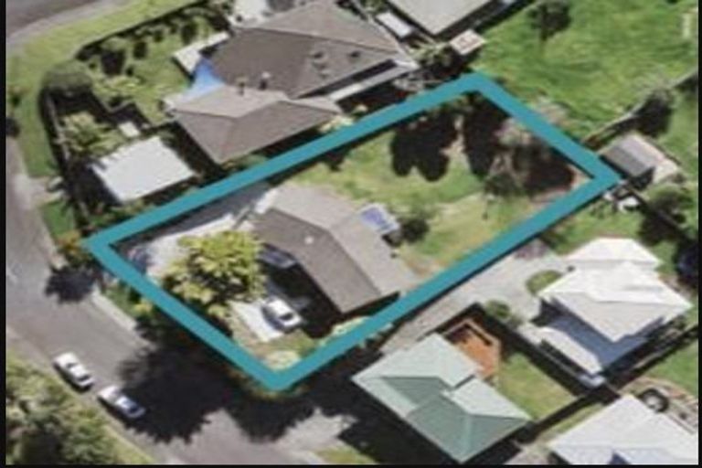 Photo of property in 4 Darcy Place, Massey, Auckland, 0614