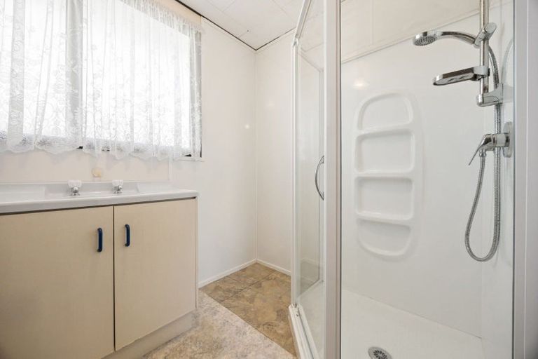 Photo of property in 1a Heath Street, St Andrews, Hamilton, 3200
