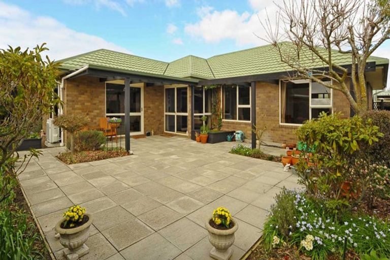 Photo of property in 38 Kintyre Drive, Broomfield, Christchurch, 8042