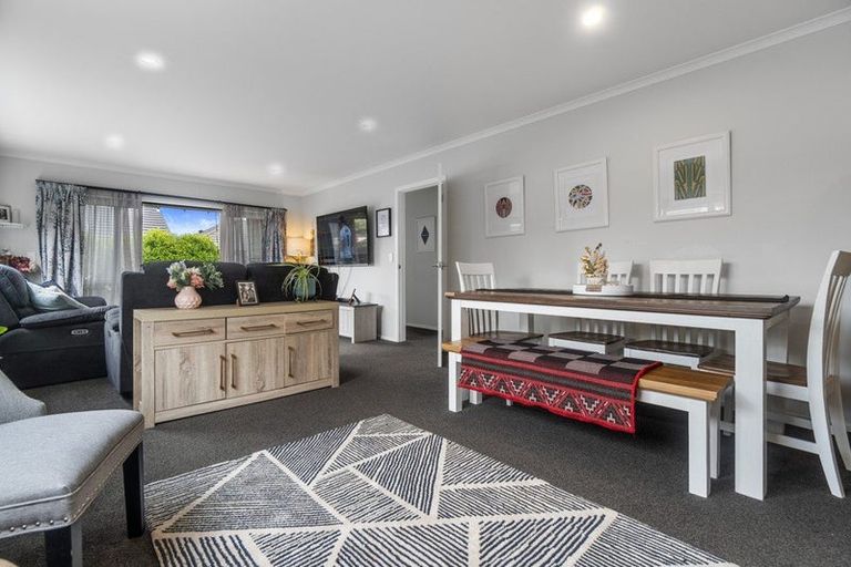 Photo of property in 24 Old Farm Road, Hamilton East, Hamilton, 3216