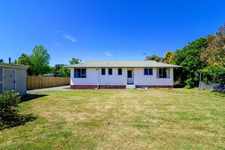 Photo of property in 8 Luke Place, Fairy Springs, Rotorua, 3015