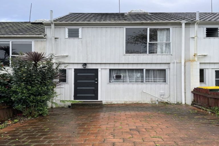 Photo of property in 5/106 West Coast Road, Glen Eden, Auckland, 0602
