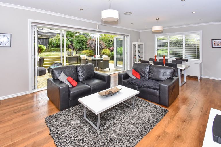 Photo of property in 9 Fountain Avenue, Karaka, Papakura, 2113