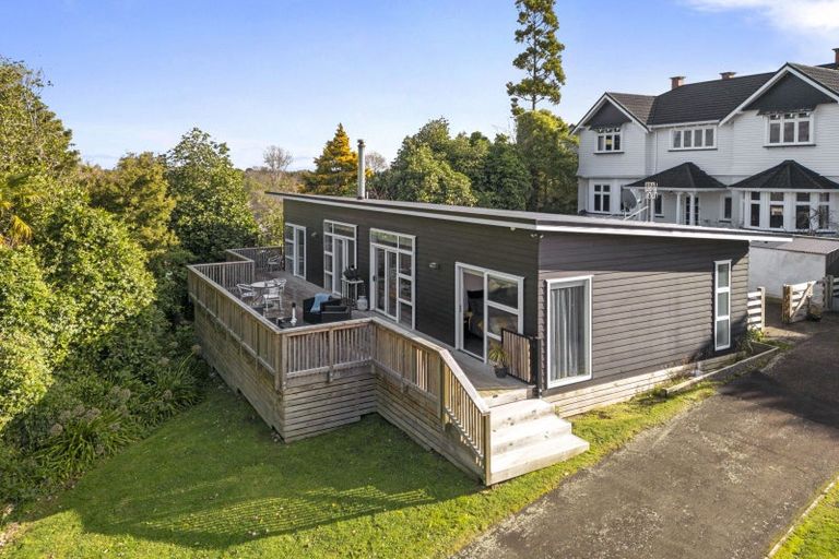 Photo of property in 39 Rainforth Street, Roslyn, Palmerston North, 4414