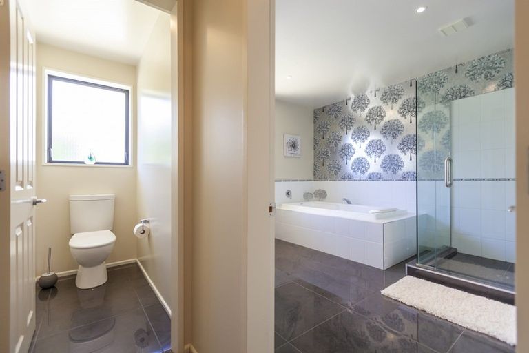 Photo of property in 17 Windsor Avenue, Waikanae, 5036